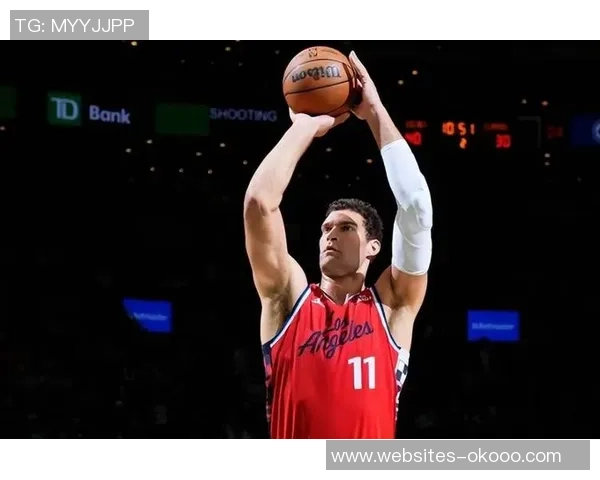 布鲁克洛佩斯：从篮坛新星到NBA冠军的传奇之路